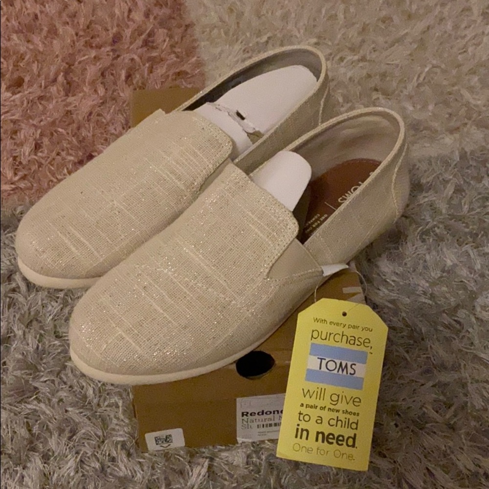 Brand new toms